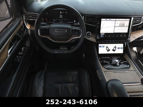 Used 2023 Jeep Grand Wagoneer Series III AWD/4WD image 13
