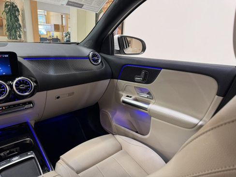 Certified 2025 Mercedes-Benz GLA 250 image 10