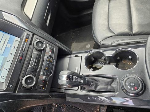 Used 2018 Ford Explorer XLT w/ Equipment Group 202A AWD/4WD image 23