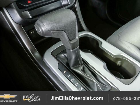 Used 2016 Chevrolet Colorado LT w/ LT Convenience Package RWD image 16