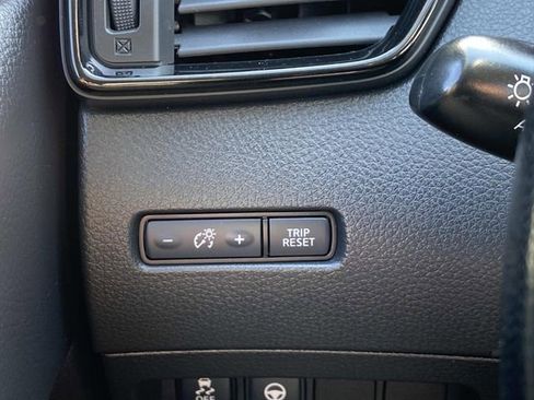 Used 2019 Nissan Rogue Sport SL AWD/4WD image 30