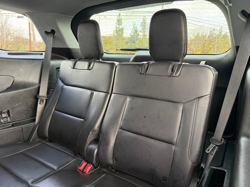 Used 2023 Ford Explorer XLT w/ Equipment Group 202A image 21