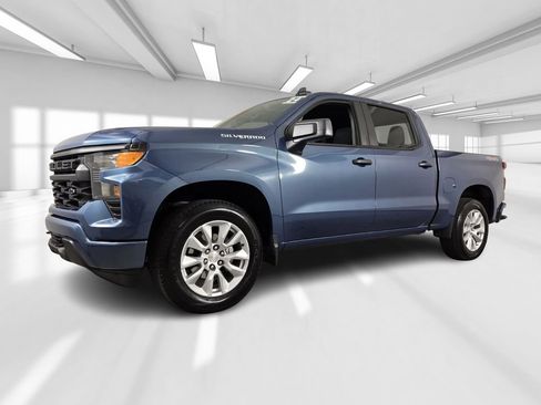 Used 2024 Chevrolet Silverado 1500 Custom AWD/4WD image 2