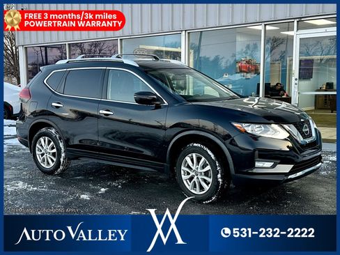 Used 2020 Nissan Rogue SV image 1