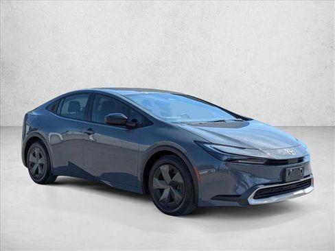 Certified 2024 Toyota Prius Prime FWD image 3