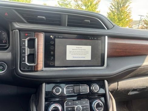 Used 2024 GMC Yukon XL Denali Ultimate w/ LPO, Floor Liner Package AWD/4WD image 11