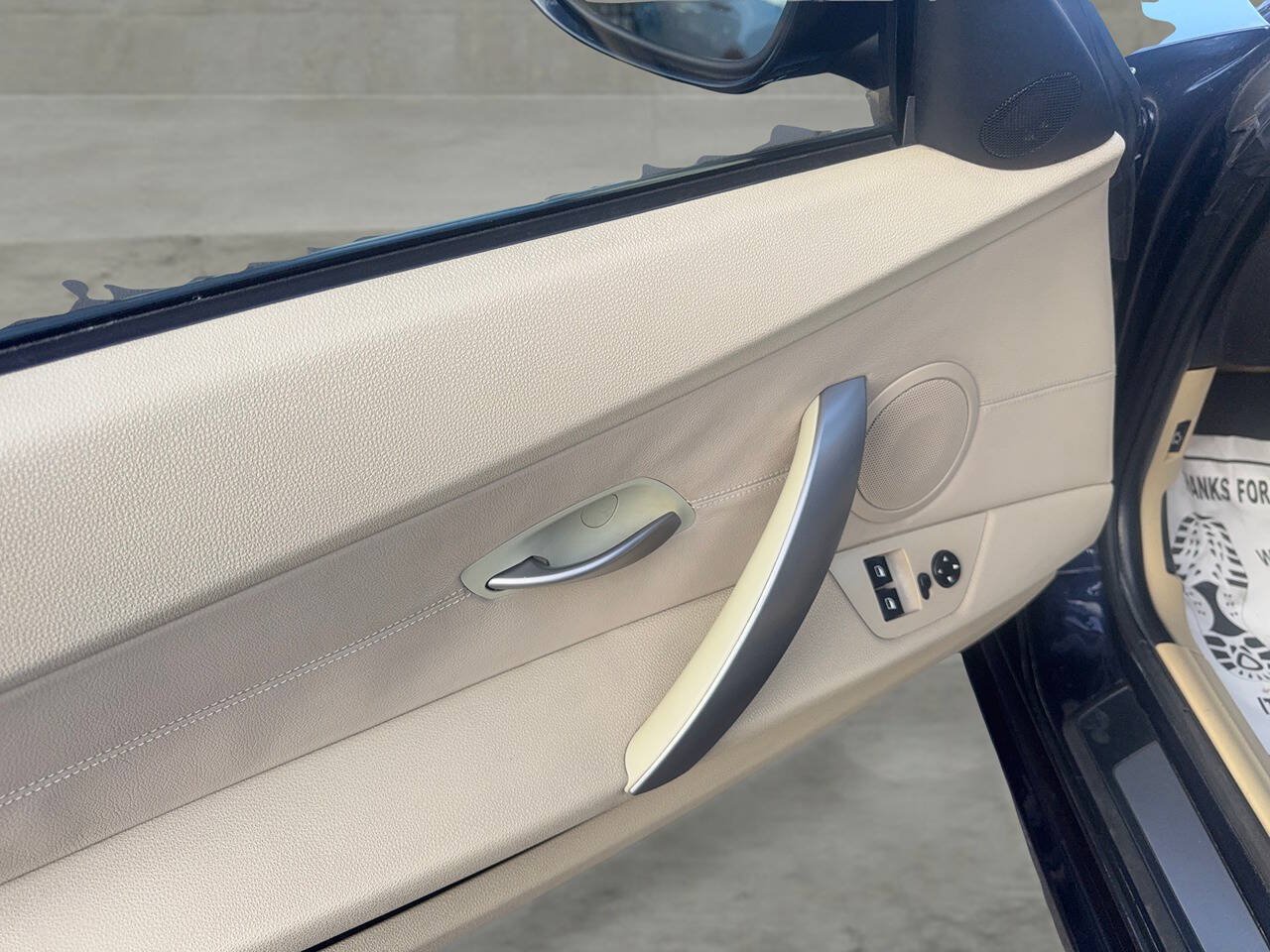 Used 2006 BMW Z4 3.0i RWD image 21