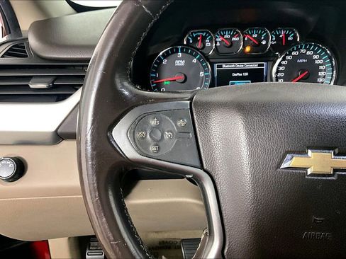 Used 2015 Chevrolet Suburban LT image 18