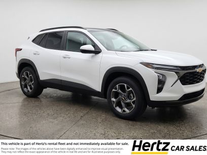 Used 2025 Chevrolet Trax LT