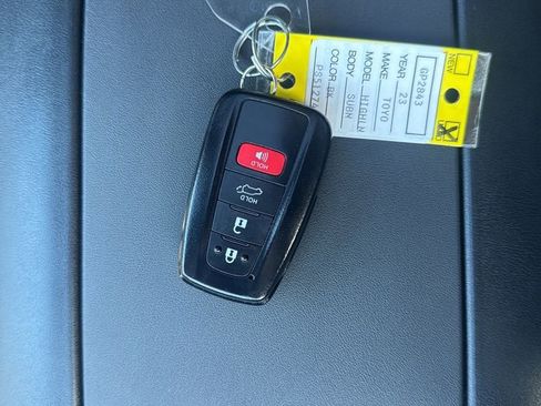 Used 2023 Toyota Highlander L image 38