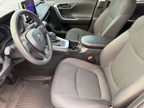 Certified 2024 Toyota RAV4 LE AWD/4WD image 5