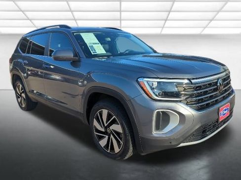 Used 2024 Volkswagen Atlas SE image 1