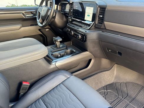 Used 2024 Chevrolet Silverado 1500 ZR2 w/ Technology Package image 19