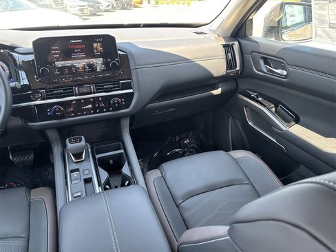 New 2025 Nissan Pathfinder Platinum w/ Cargo Package image 19
