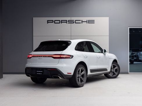Used 2026 Porsche Macan AWD/4WD image 7