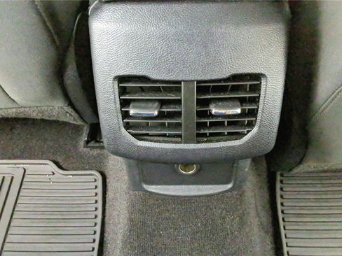 Used 2020 Ford Fusion SE image 16