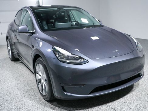 Used 2020 Tesla Model Y Long Range AWD/4WD image 5