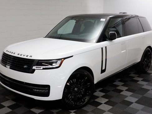 New 2025 Land Rover Range Rover Long Wheelbase Autobiography image 3