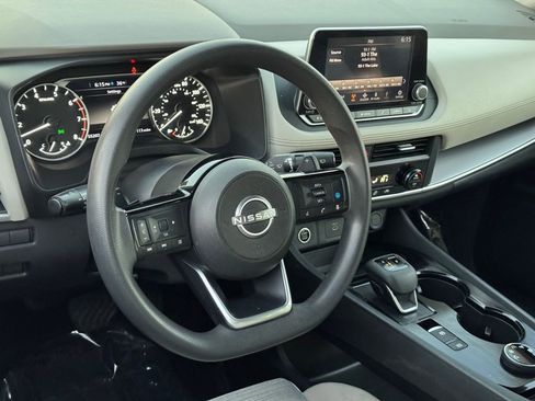 Used 2023 Nissan Rogue SV image 18