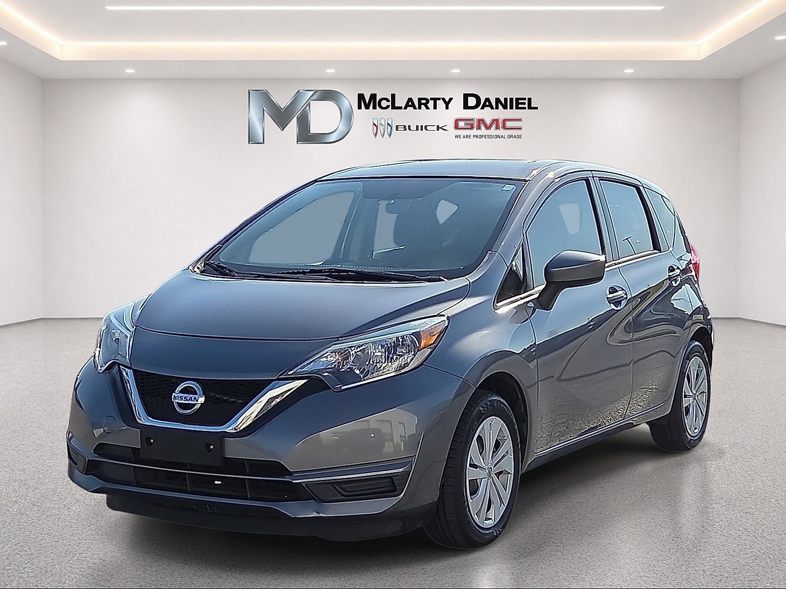 Used 2019 Nissan Versa Note SV FWD image 3