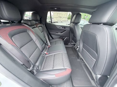 New 2026 Chevrolet Equinox RS w/ Convenience Package III FWD image 29