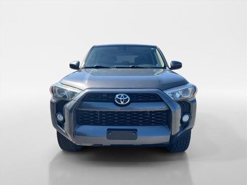 Used 2017 Toyota 4Runner SR5 AWD/4WD image 8