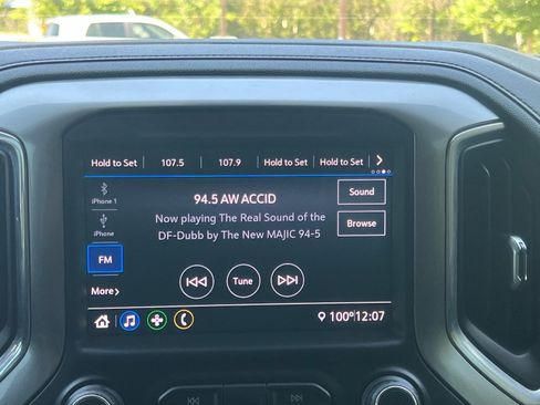 Used 2022 Chevrolet Silverado 1500 LT RWD image 30