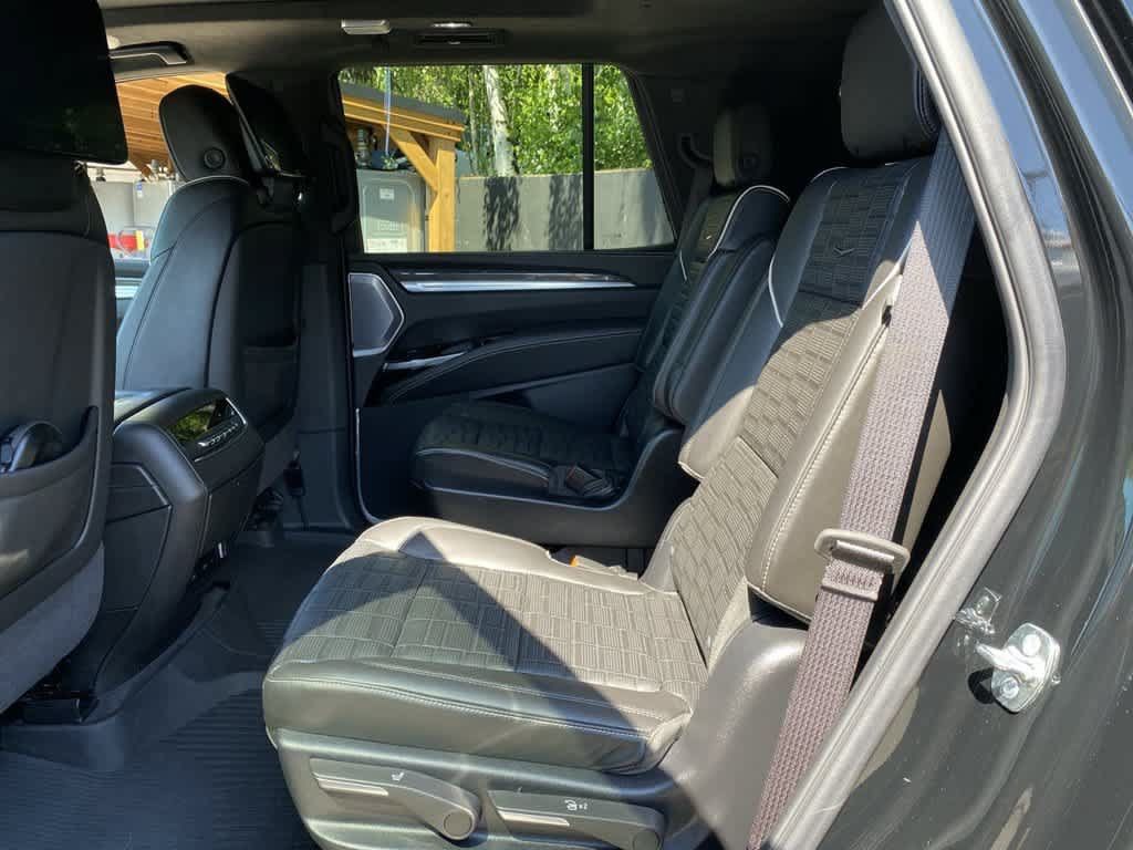 Certified 2026 Cadillac Escalade V w/ LPO, ONYX Package AWD/4WD image 16