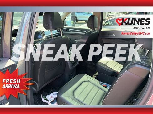 Used 2023 Volkswagen Atlas SEL Premium AWD/4WD image 8