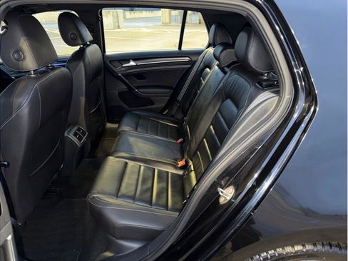 Used 2016 Volkswagen Golf R 4-Door image 11