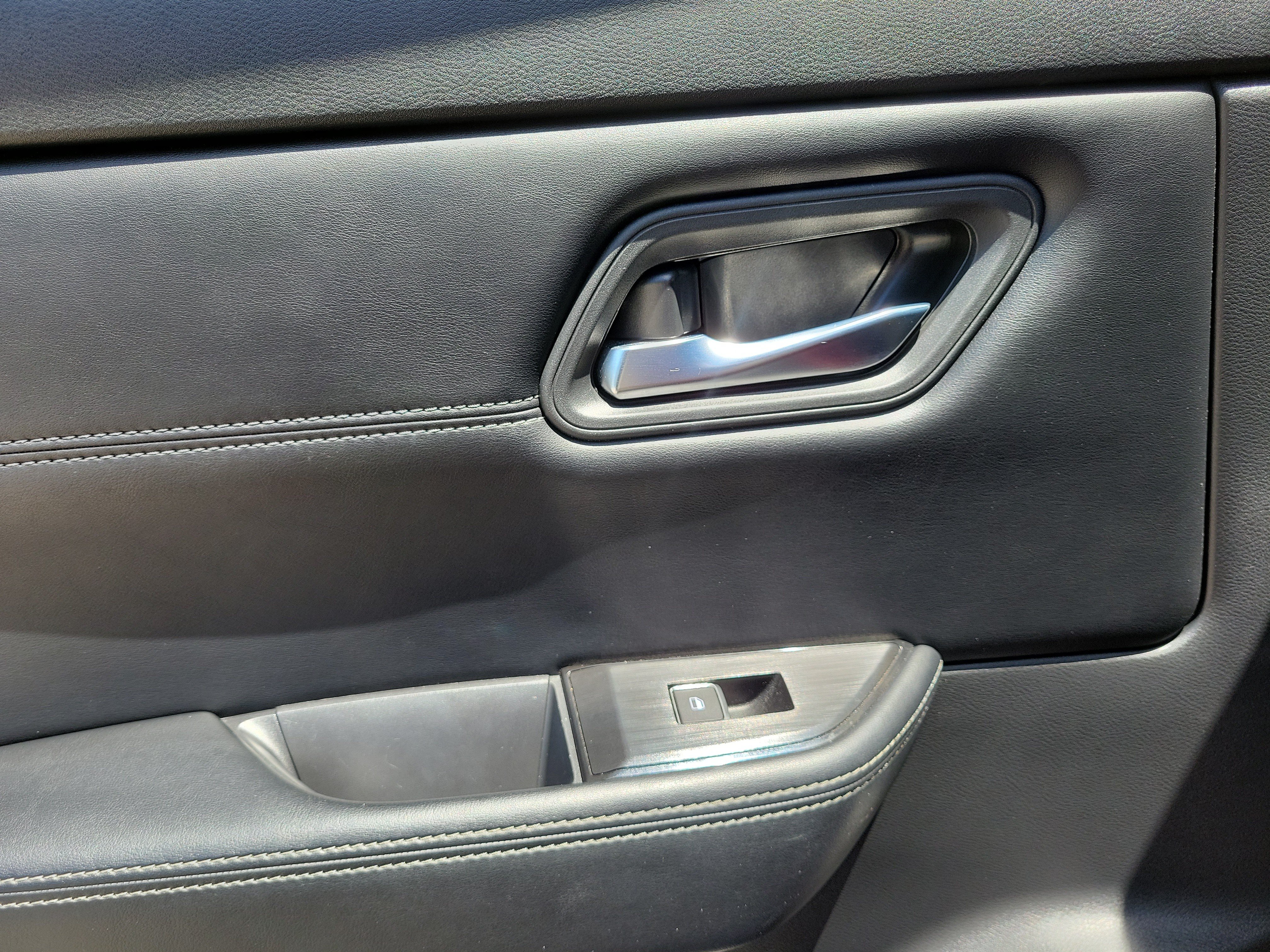 Certified 2025 Nissan Rogue SL FWD image 21