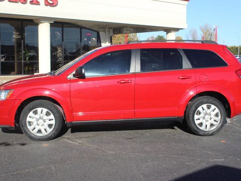 Used 2020 Dodge Journey SE w/ SE Popular Equipment Group image 6
