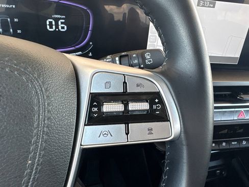 Used 2025 Kia Telluride S FWD image 30