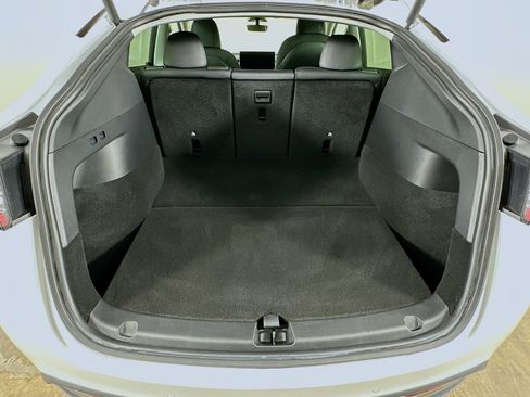 Used 2022 Tesla Model Y Long Range image 29
