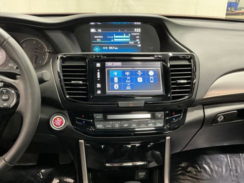 Used 2017 Honda Accord EX-L image 7