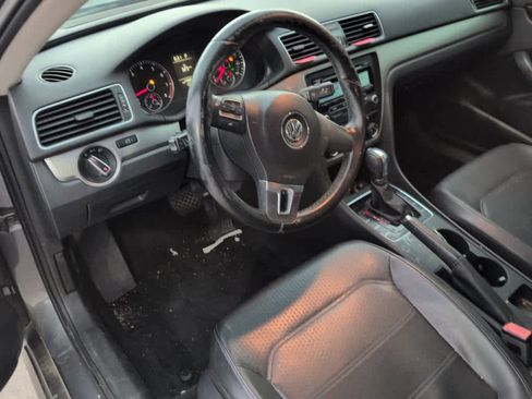 Used 2014 Volkswagen Passat 1.8T Wolfsburg Edition FWD image 5
