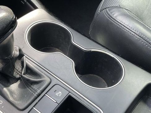 Used 2016 Kia Sorento SX image 29