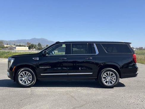 New 2026 GMC Yukon XL Denali w/ Sun & Power Step Package AWD/4WD image 7