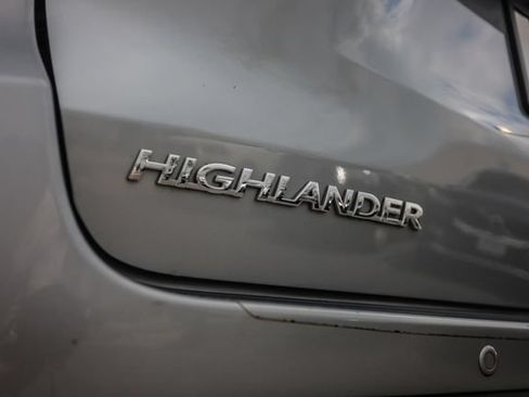 Used 2015 Toyota Highlander Limited Platinum AWD/4WD image 15