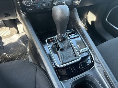 Used 2024 Jeep Compass Sport image 23