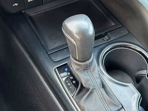 Used 2020 Toyota Camry SE image 20