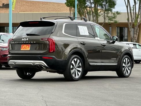 Used 2022 Kia Telluride EX w/ EX Premium Package FWD image 3