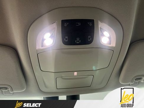Used 2021 Chrysler Pacifica Touring-L FWD image 28