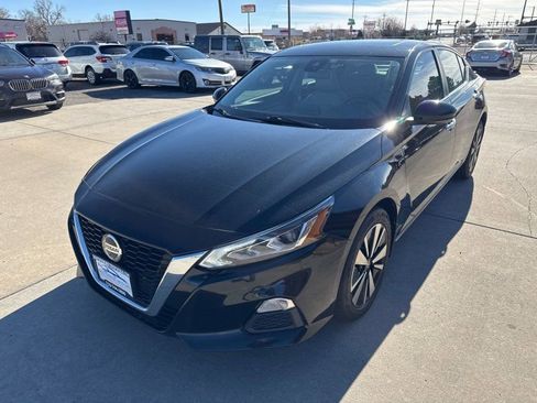 Used 2021 Nissan Altima 2.5 SV w/ SV Premium Package image 7