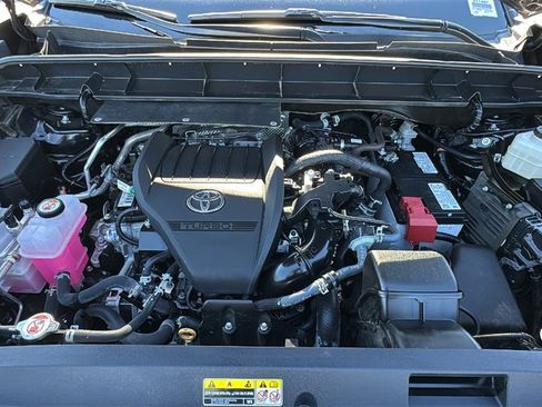 Certified 2024 Toyota Highlander XLE image 51