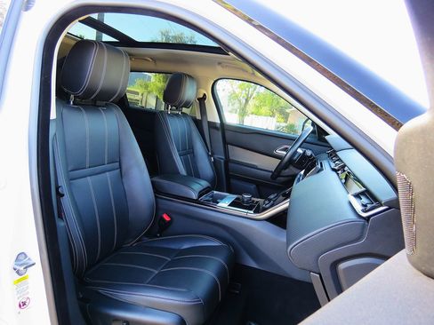Used 2019 Land Rover Range Rover Velar S AWD/4WD image 17