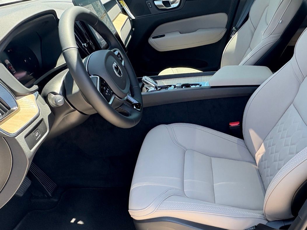 New 2026 Volvo XC60 B5 Plus w/ Protection Package Premier AWD/4WD image 15