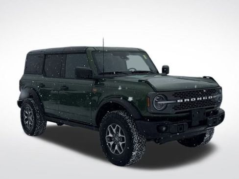 Used 2025 Ford Bronco Badlands image 4