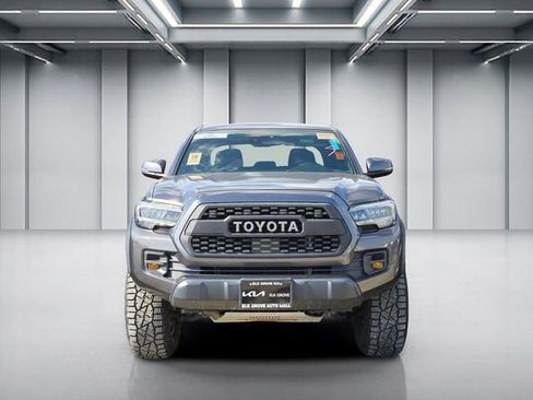 Used 2021 Toyota Tacoma TRD Off-Road w/ Technology Package AWD/4WD image 2