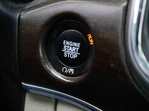 Used 2018 Jeep Grand Cherokee Limited AWD/4WD image 29